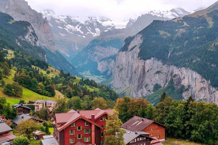 Lauterbrunnen-Mürren: Swiss Alps Small Group Tour from Interlaken