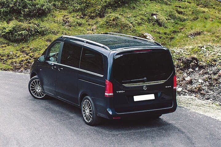 Montreux to Geneva one way Private Transfer