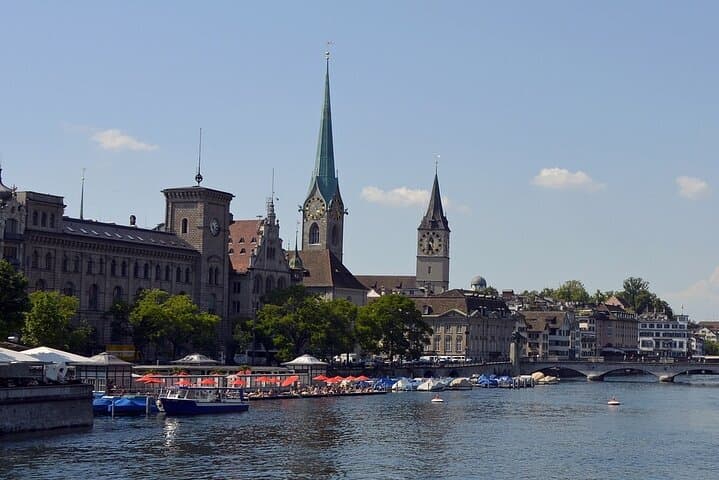 Private direct transfer in the Alps from Zermatt to Zurich