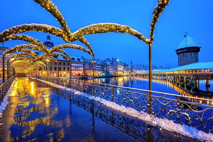 Private Lucerne Christmas Heritage Walking Tour w/ Local Guide