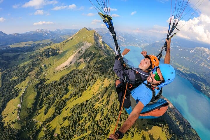 See Switzerland's most famous mountains and lakes!