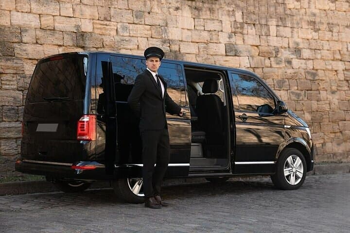 Private One-way Airport Transfer from Zurich Airport to Zurich