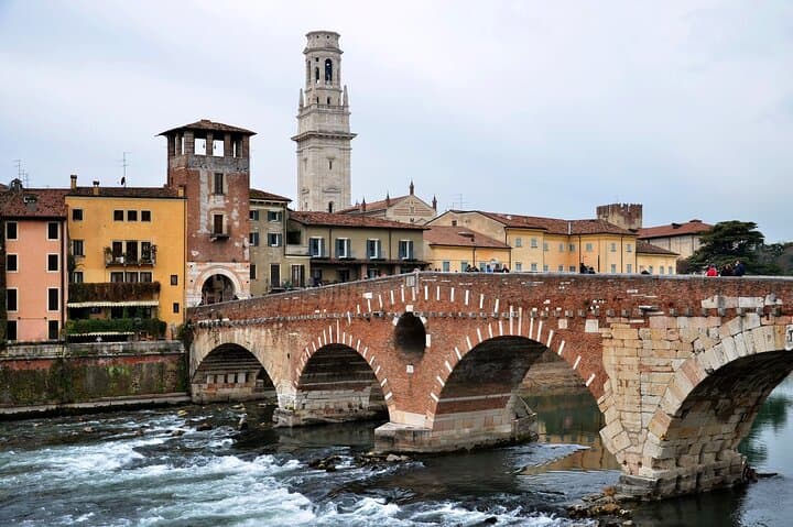Private Tour From Zurich to Verona With a 2 Hour Stop in Milan