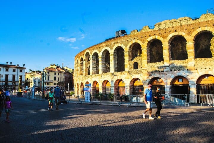 Private Tour From Zurich to Verona With a 2 Hour Stop in Milan