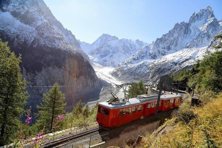 Beatuiful mer de Glace glacier with the mountain train.