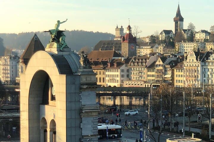 Arch in front of the Lucerne Bahnhof