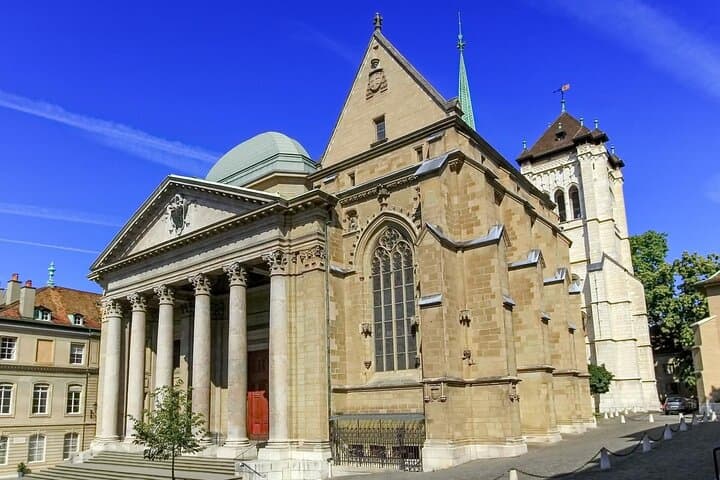 Private Walking Tour in Geneva Old Town Heritage