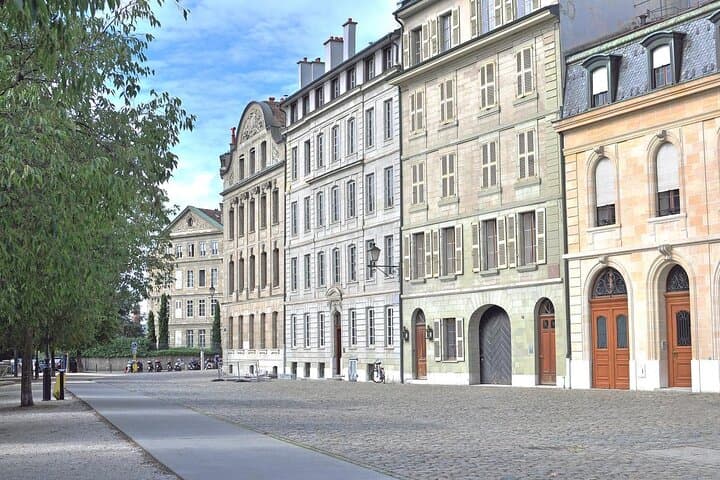Private Walking Tour in Geneva Old Town Heritage