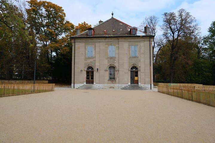 Geneva International Self-Guided Walking Tour