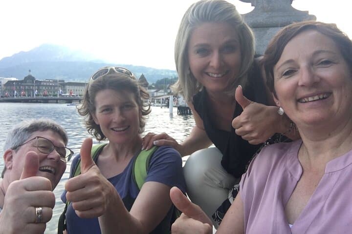 Lucerne Self-Guided City Walking Tour & Scavenger Hunt