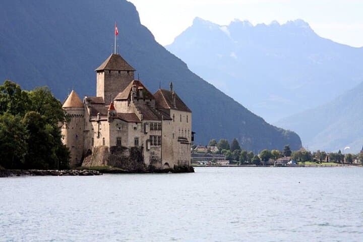 Full Day Private Tour to Geneva - Montreux and Chillon Castle