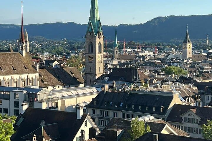 Small Group Zurich Walking Tour, Cruise and LINDT Factory