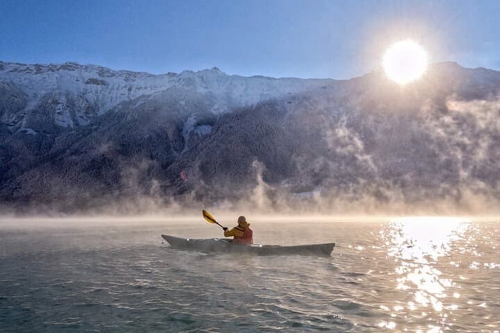 Winter Kayak Tour of the Turquoise Lake Brienz
