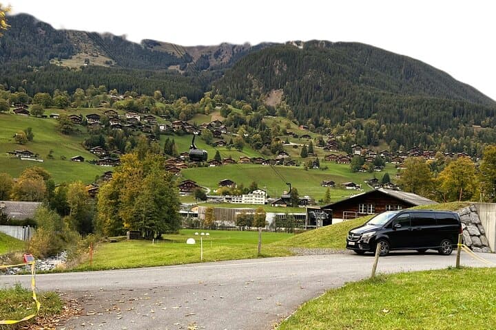 10-Hours Customized Private Tour by Car from Zurich or Lucerne