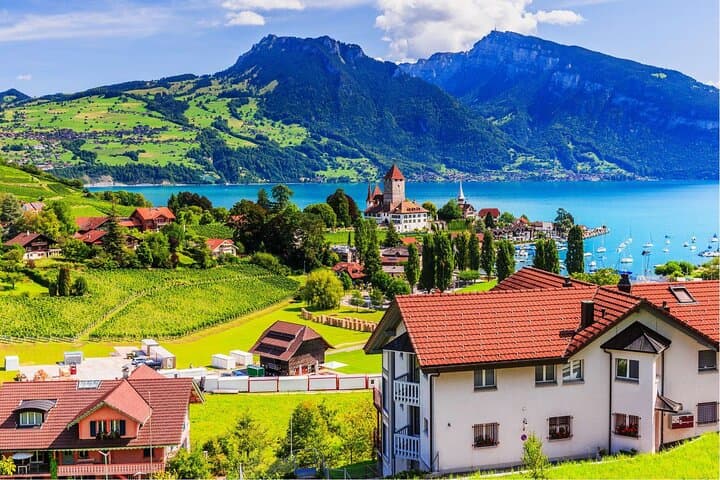 Interlaken: Private Car Tour to Swiss Villages, Capital & Castles