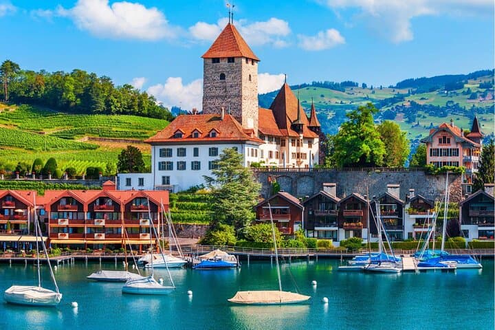 Interlaken: Private Car Tour to Swiss Villages, Capital & Castles