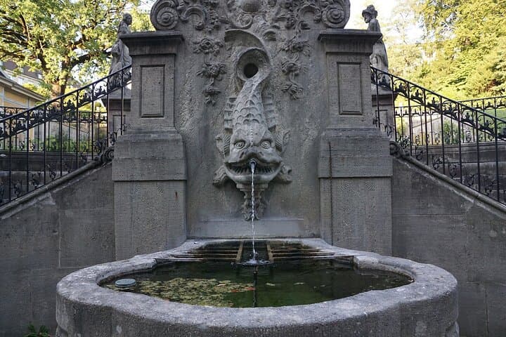 2 Hour Private Walking Tour to Explore the Gems of Zürich