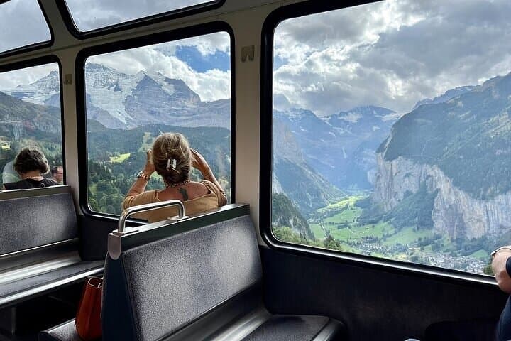 Easy countryside tour in Swiss Alps - kids friendly