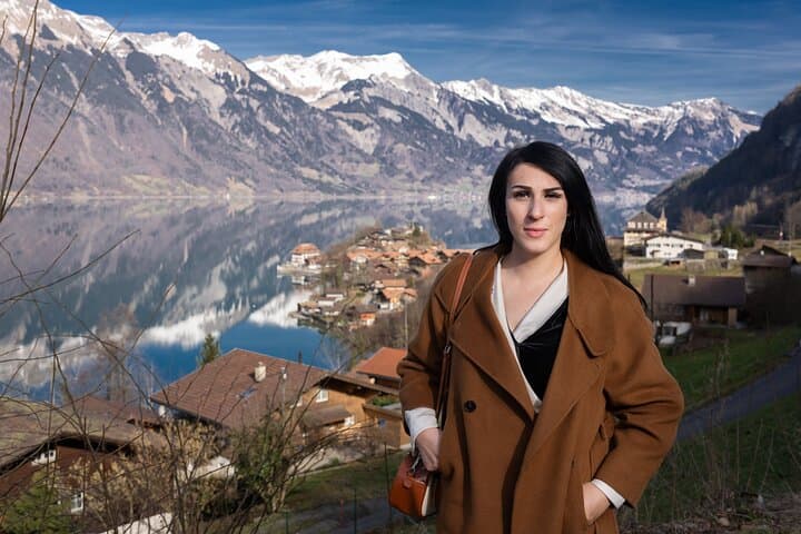 Phototour Photoshoot at the Lake Brienz, Iseltwald, Interlaken