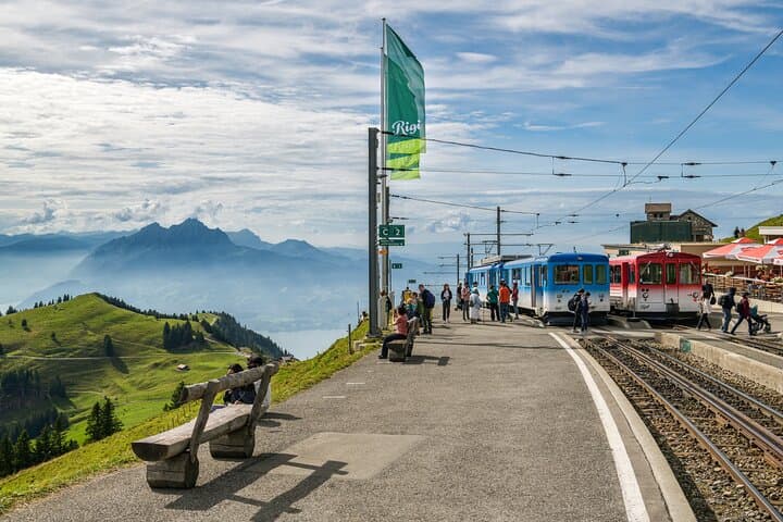 Mt. Rigi & Lake Lucerne: Small Group Day Tour from Luzern