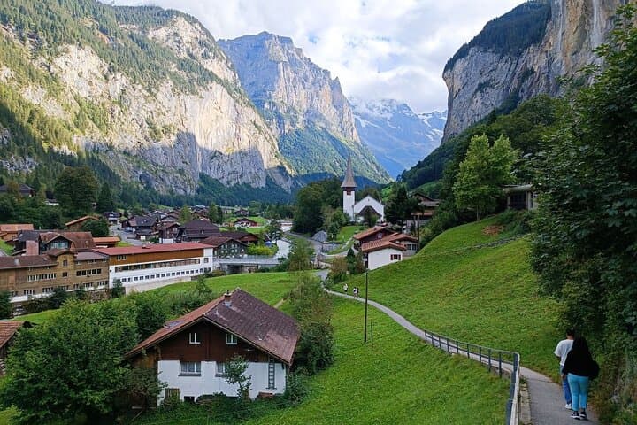 Interlaken Half-Day Highlights Tour with a Local by Private Car