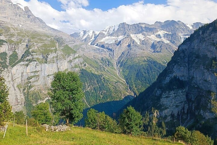 Interlaken Half-Day Highlights Tour with a Local by Private Car