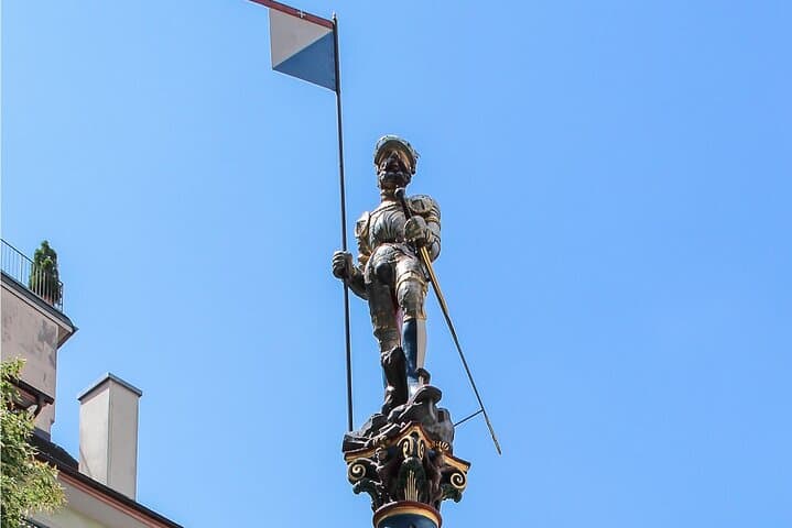 Zürich Oldtown Self-Guided City Walking Tour & Scavenger Hunt