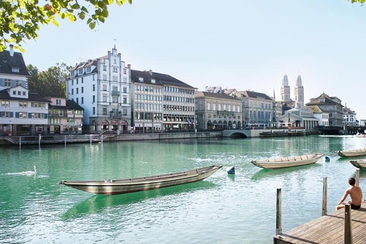 Zürich Oldtown Self-Guided City Walking Tour & Scavenger Hunt