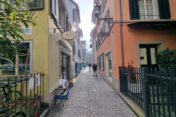 Private audio book city rally in the old town of Zurich