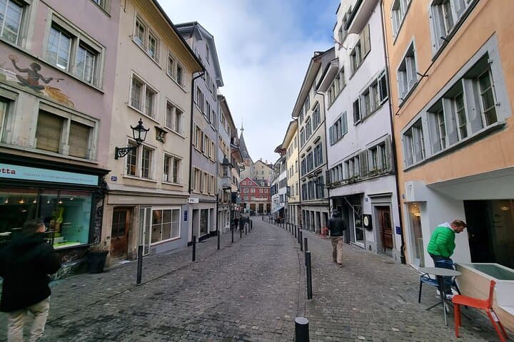 Private audio book city rally in the old town of Zurich