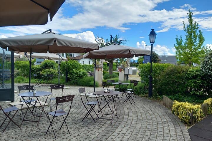 3 Hour Private Tour Countryside Vineyards with Local Wine Tasting