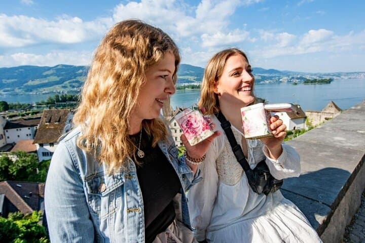 When you think of Rapperswil, you usually think of the castle. You can hear and see how much more the medieval town has to offer on one of the many city tours.