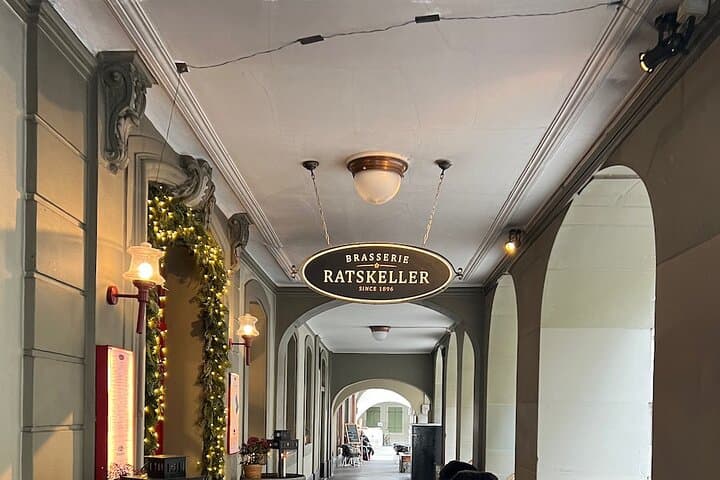 Bern: Private Customizable City Walking Tour