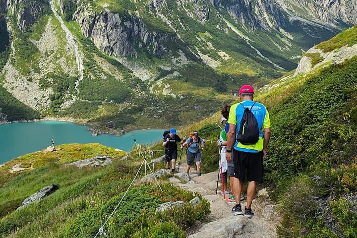 Private Full-Day Hiking Swiss Alps, lake and grill