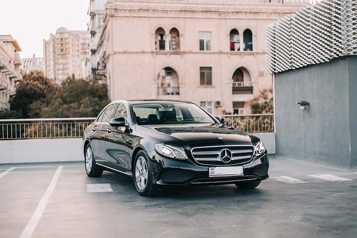 Private Transfer Zurich to Zurich Airport ZRH by Luxury Sedan