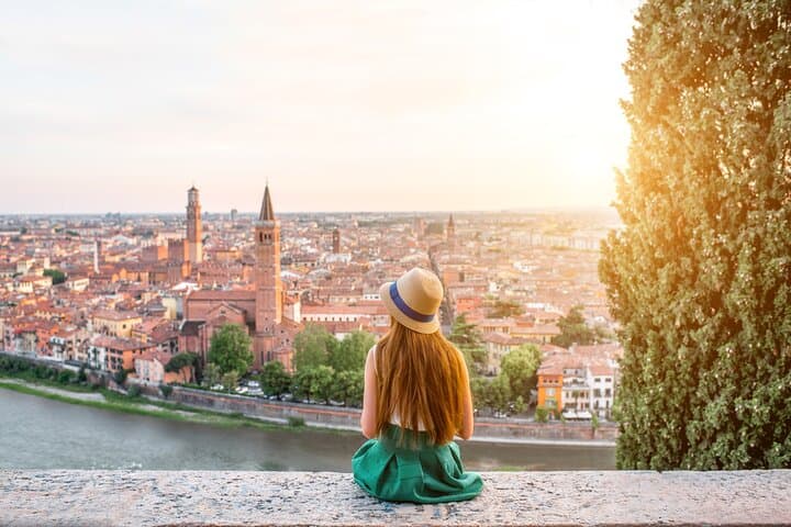 Private transfer from Zurich to Verona with 2h sightseeing stop