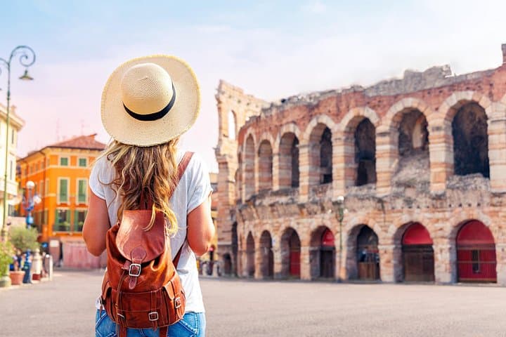 Private transfer: Zurich to Verona,2h sightseeing stop in Bergamo
