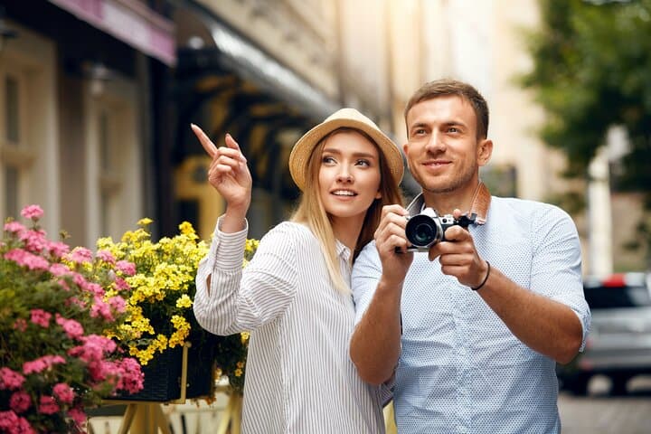 Private transfer: Zurich to Milan, 2h sightseeing stop in Lugano