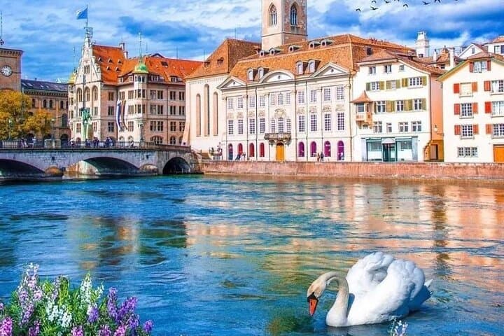 Zurich Two Hour VIP City Tour by Private Car