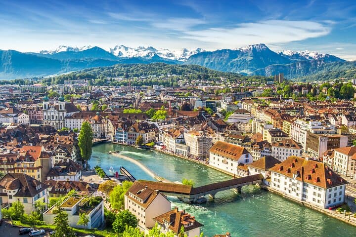 Private transfer from Zurich to Lucerne, English-speaking driver