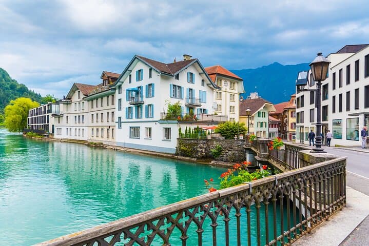Private direct transfer from Zurich to Interlaken