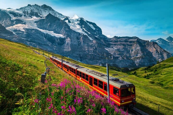 Private transfer from Zurich to Interlaken with 2h stop in Bern