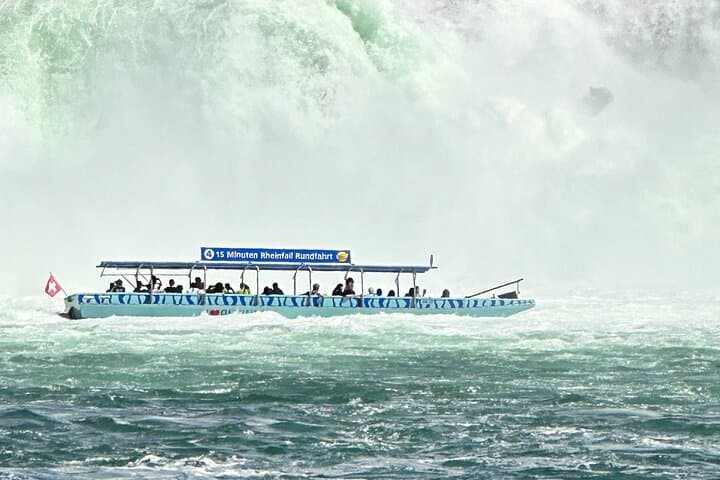 15-minute boat trip at Rhine Falls with private guided tour