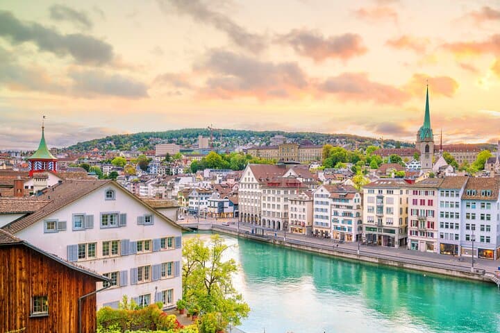 Private transfer from Interlaken to Zurich, 2h stop in Lucerne