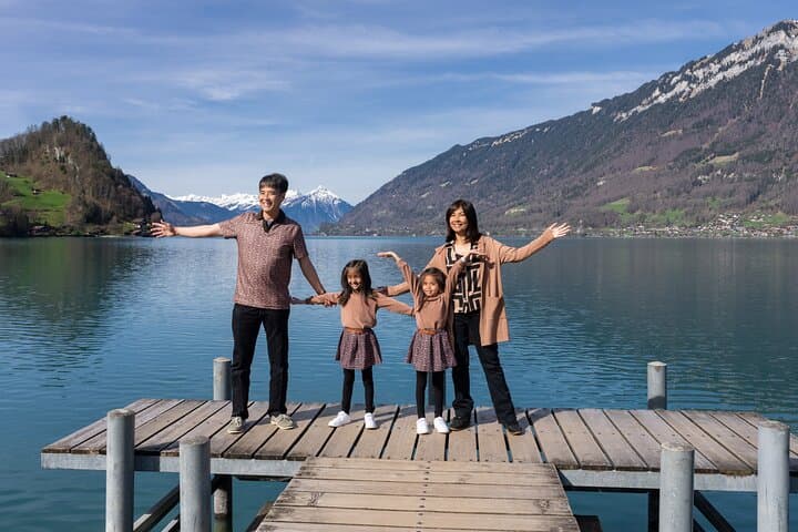 Phototour Photoshoot at the Lake Brienz, Iseltwald, Interlaken