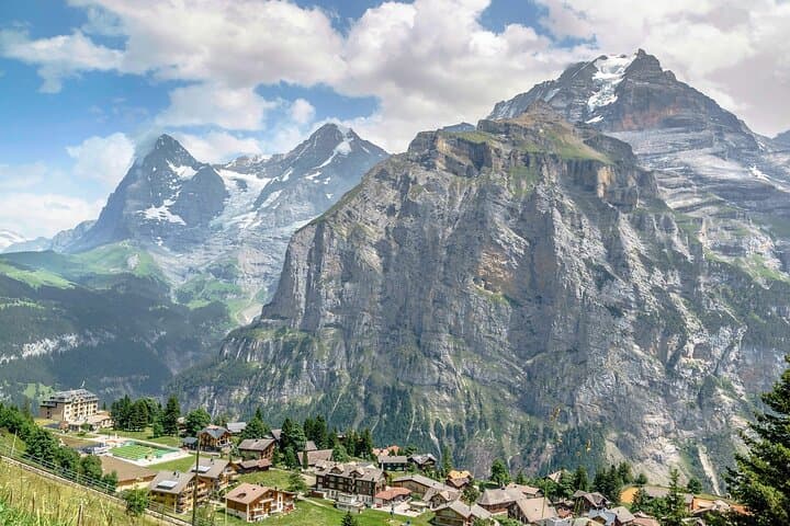 Murren Panoramic Walk: Alpine Views & Meadows
