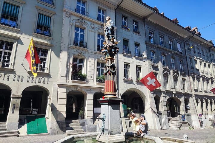 From Basel: Private Day Trip in Bern with Cheese Tasting