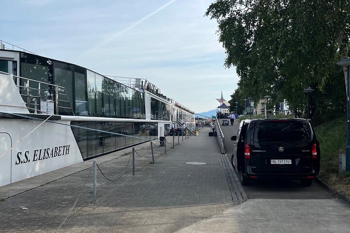 Basel to Zürich or Luzern Private Transfer for 1-4 passengers