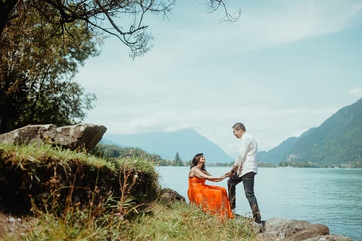 Couple scene in Lake Brienz