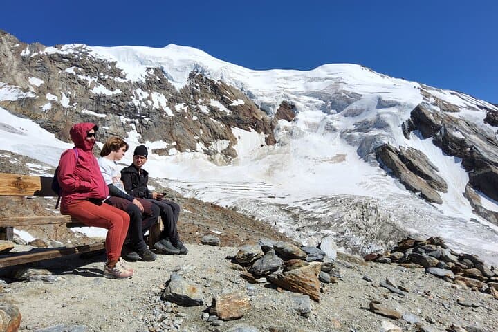 4 Day Trekking Tour Swiss Magic Through the Alps